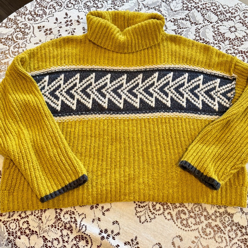 Free People Mustard/Charcoal Over GeoPattern Turtleneck‎ Sweater Smallsi Cropped
